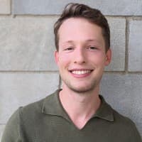 Account executive customer testimonial profile photo using EuropeCV